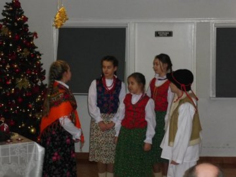 foto:  JASEŁKA W WYKONANIU DZIECI ZE SZKOŁY W TRZEBINI